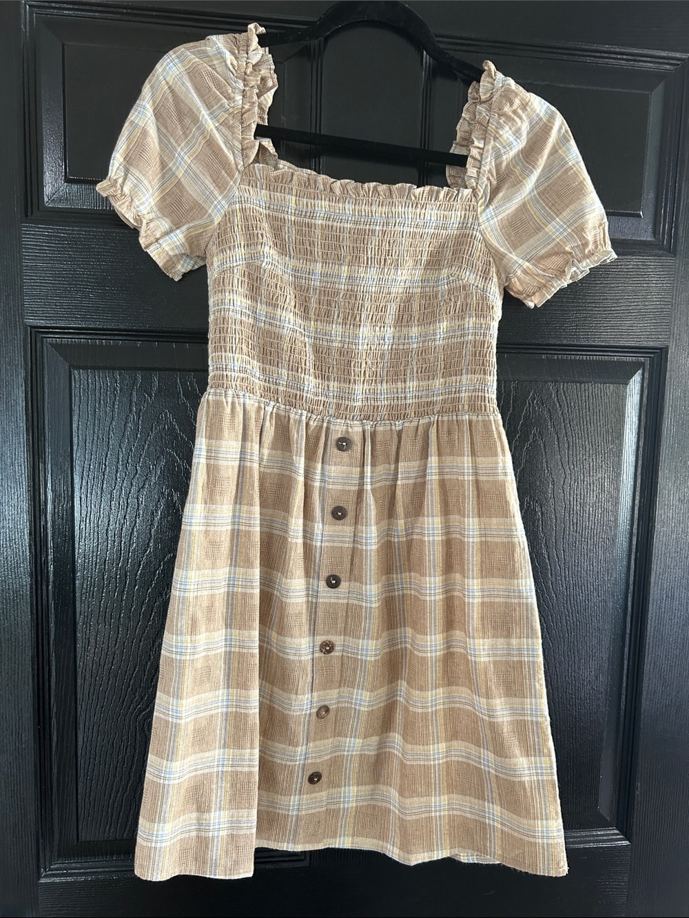 Women’s NWT Beige Plaid Button-Front Smocked Dress